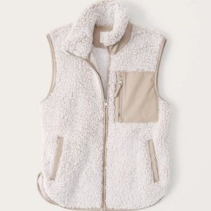 Abercrombie & Fitch Cloud Sherpa Vest